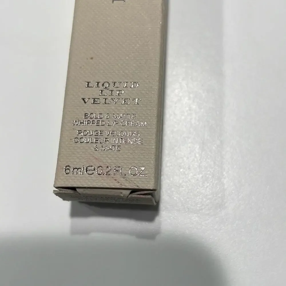 Burberry Liquid Lip Velvet Military Red